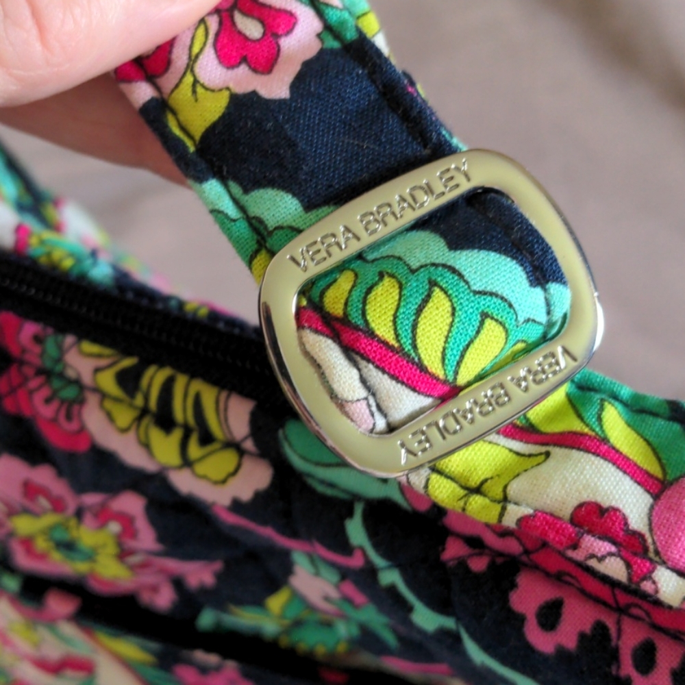 Vera Bradley Crossbody - Picture 6 of 9